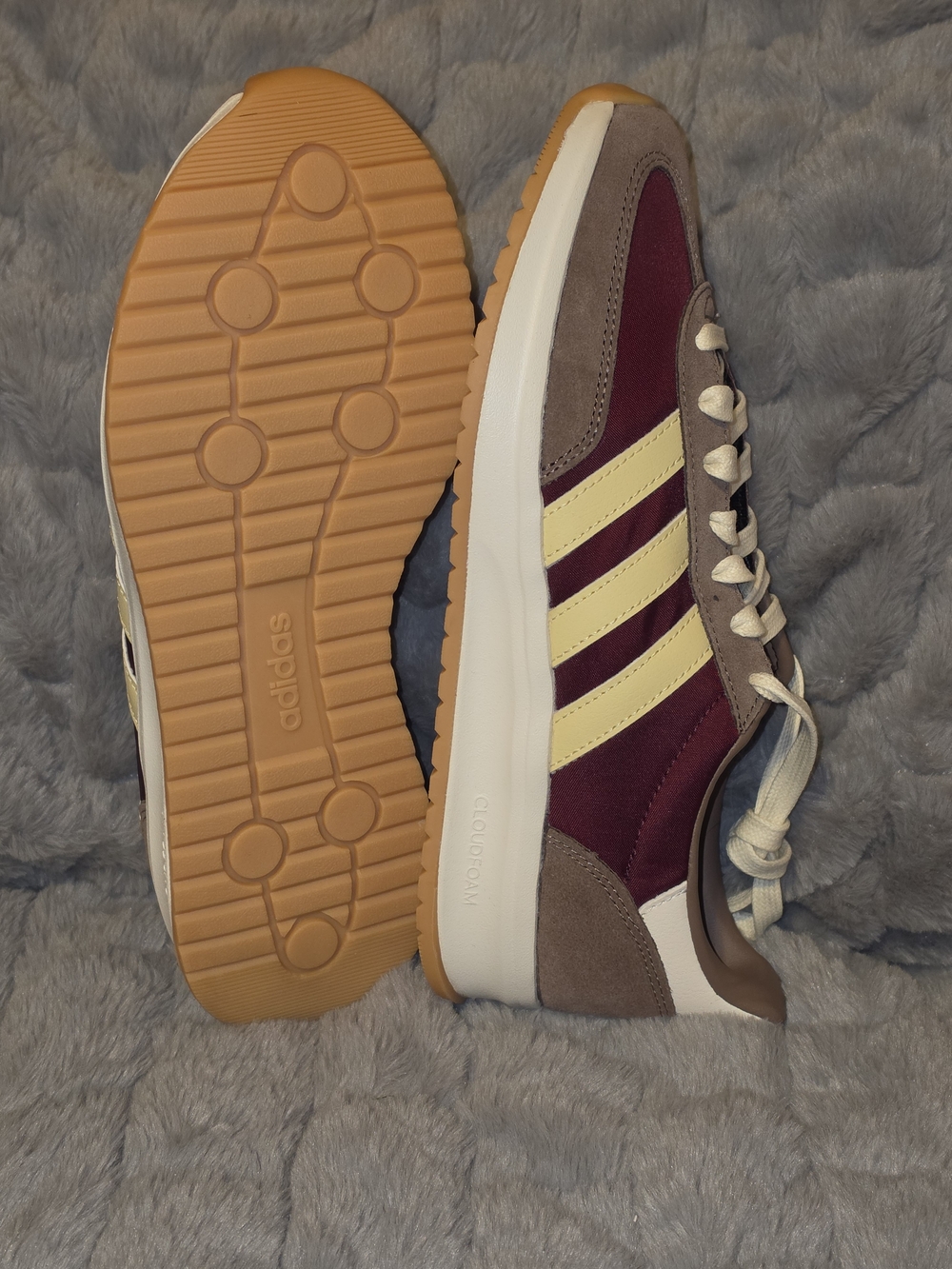 adidas Women's Retro Runner Shoes - Burgundy/Beige - Picture 3 of 10